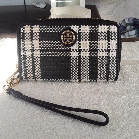 Tory Burch Handbags - Tory Burch wristlet